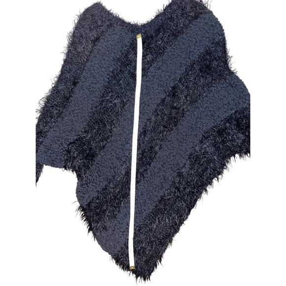 Nicole Sabbattini Black Knit Poncho w/ Arm Cuffs Soft Stretchy Diagonal Stripe L - Picture 2 of 5